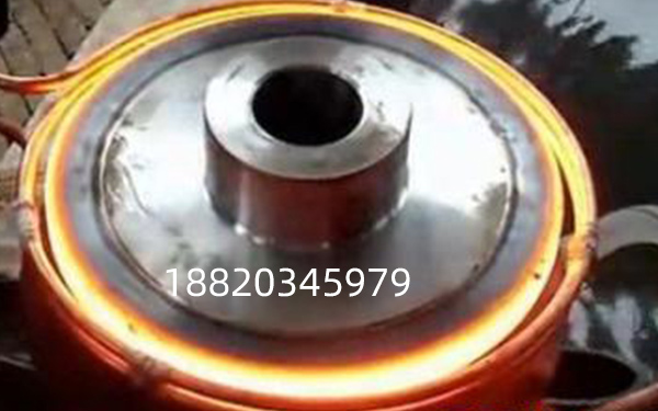 ���ط�ɽ���C(j��)���S��ΜpС��������׃�ε�Ӱ푣�