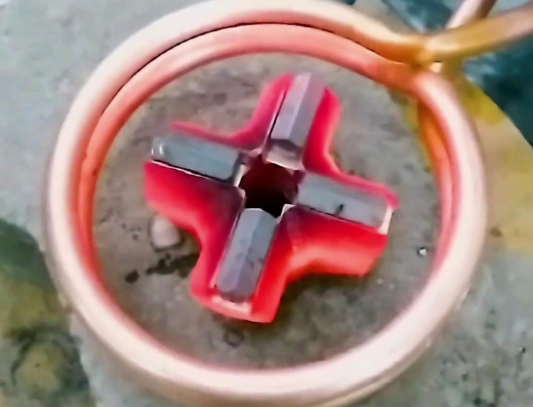 海拓高頻機(jī)生產(chǎn)廠家以專業(yè)的態(tài)度、自信的精神和優(yōu)質(zhì)的服務(wù)，贏得客戶的信賴和支持