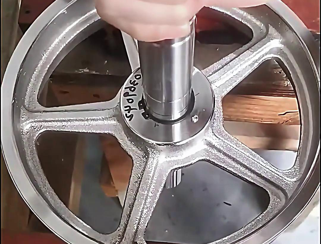 40KW高頻加熱機對內孔進行加熱進行熱配合工藝測試演示過程的理解和分析