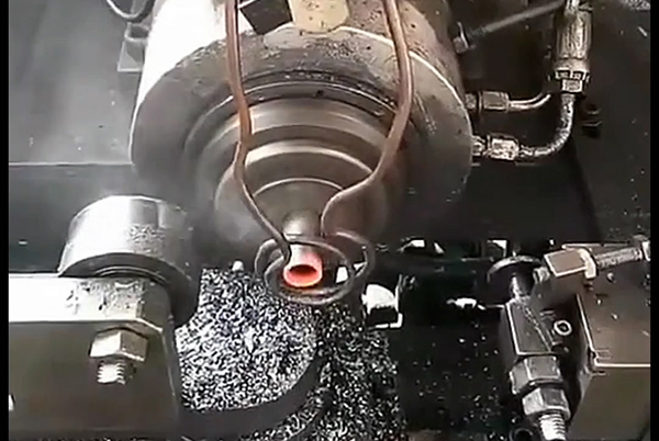 高頻加熱機配合機械裝置實現鋼管加熱縮口是一種高效、精準的金屬加工工藝