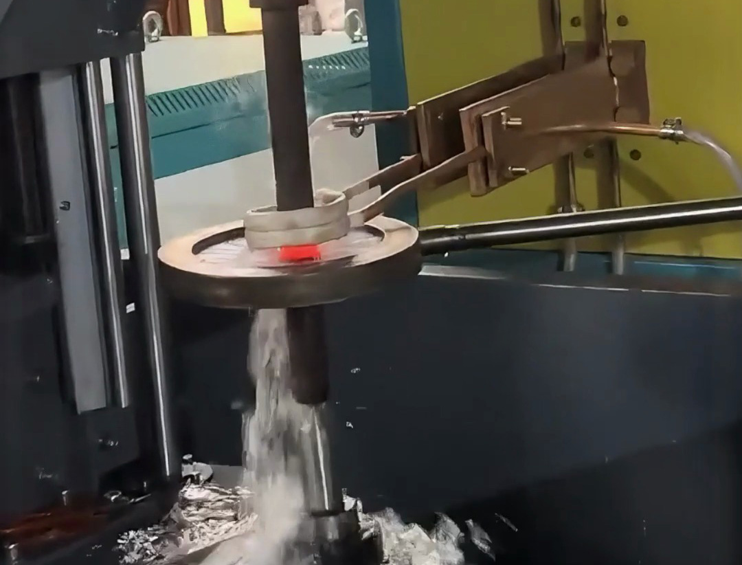 超音頻立式淬火機(jī)床在長軸工件處理中的應(yīng)用