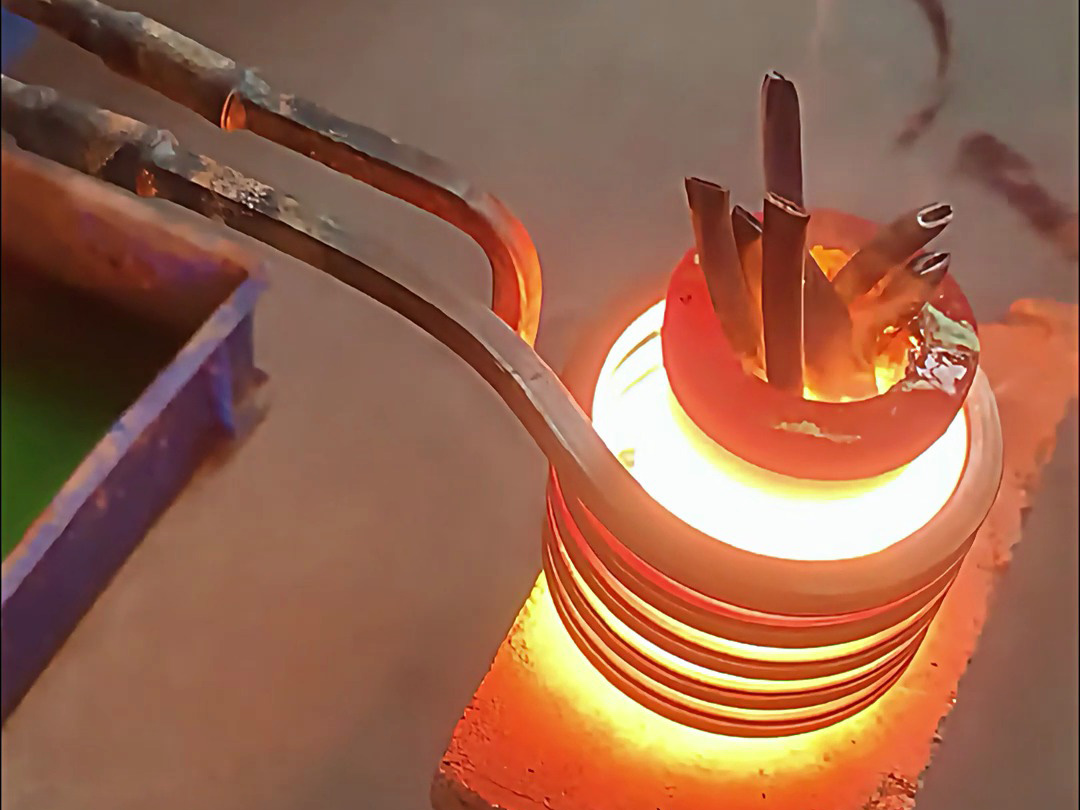 220V + 親民價！這款小型高頻熔煉爐適配貴金屬熔煉需求