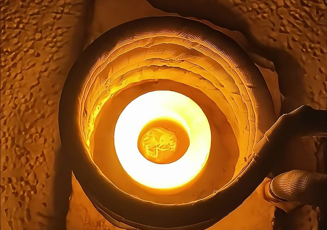 高頻熔金機震撼演示！黃金鉑金皆可熔，小型設備大能量