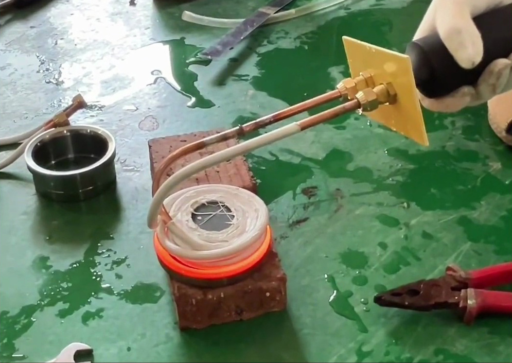 手把手教你精確熱取100mm座圈，手持式感應(yīng)加熱無損不傷件