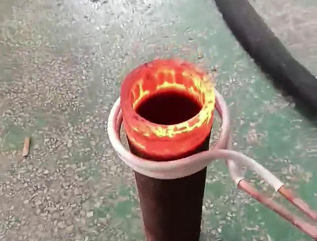 手持式高頻加熱機(jī)，輕便靈活，操作簡(jiǎn)便