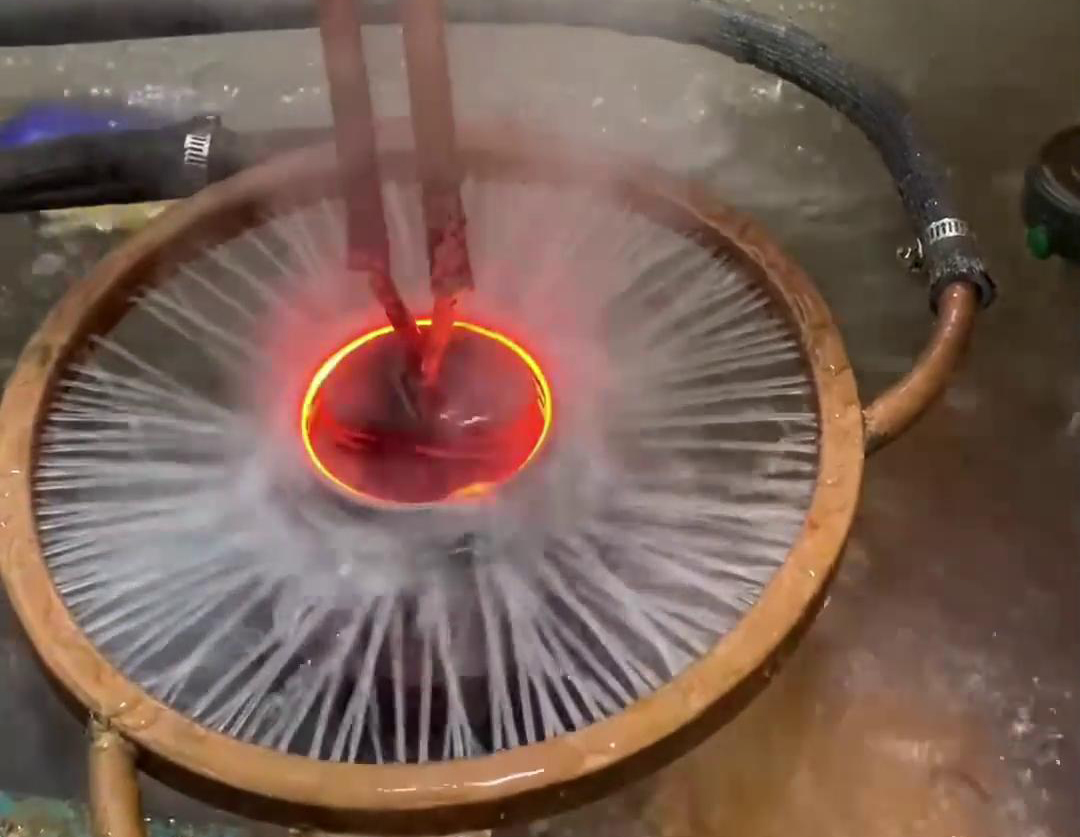 超高頻淬火機，只要三秒就可以對工件完成淬火熱處理