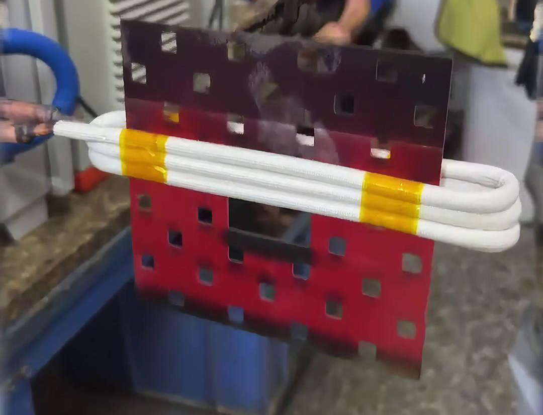 不銹鋼薄片可以使用超高頻退火機實現均勻退火熱處理