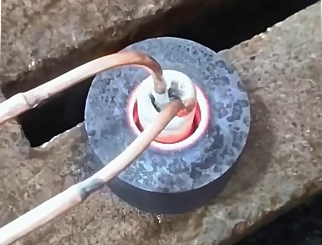 內孔加熱使用高頻加熱機有什么優勢？