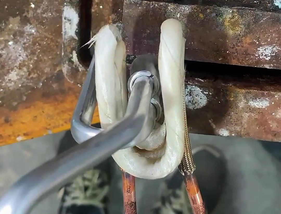 鋁管焊接用什么焊機呢?手持式高頻焊機是不錯的選擇