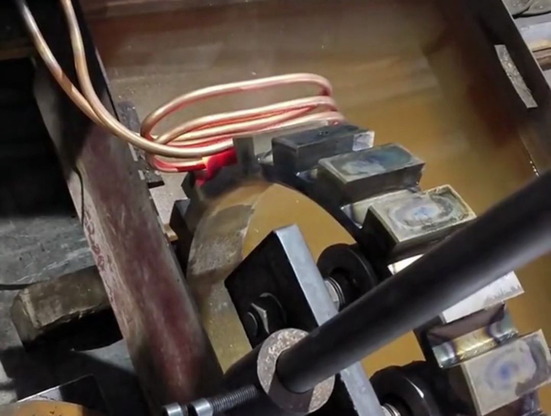 齒輪鏈輪淬火熱處理需求考慮采用高頻淬火設(shè)備來完成