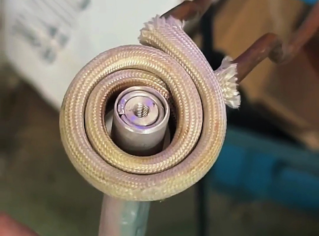 通過高頻感應加熱實現(xiàn)鋁管與堵頭的快速、牢固連接