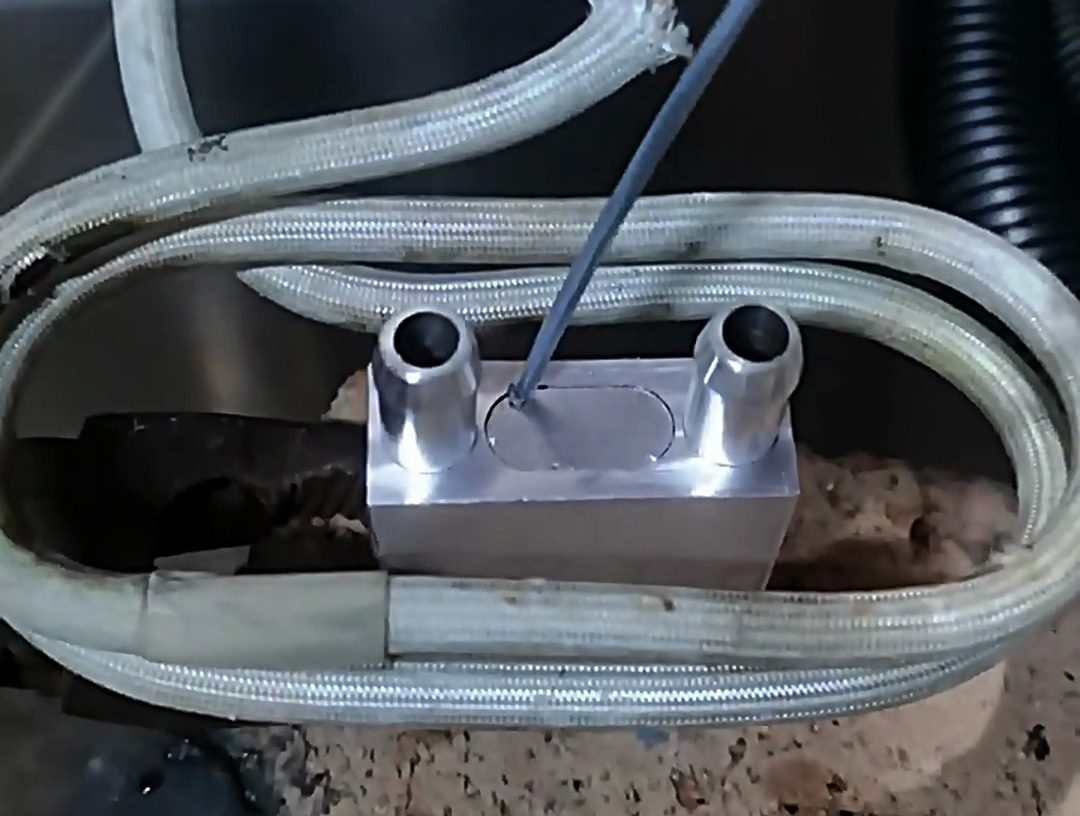 使用高頻焊機焊接鋁件，那么焊接鋁件就像喝水一樣簡單，簡單到有手就會