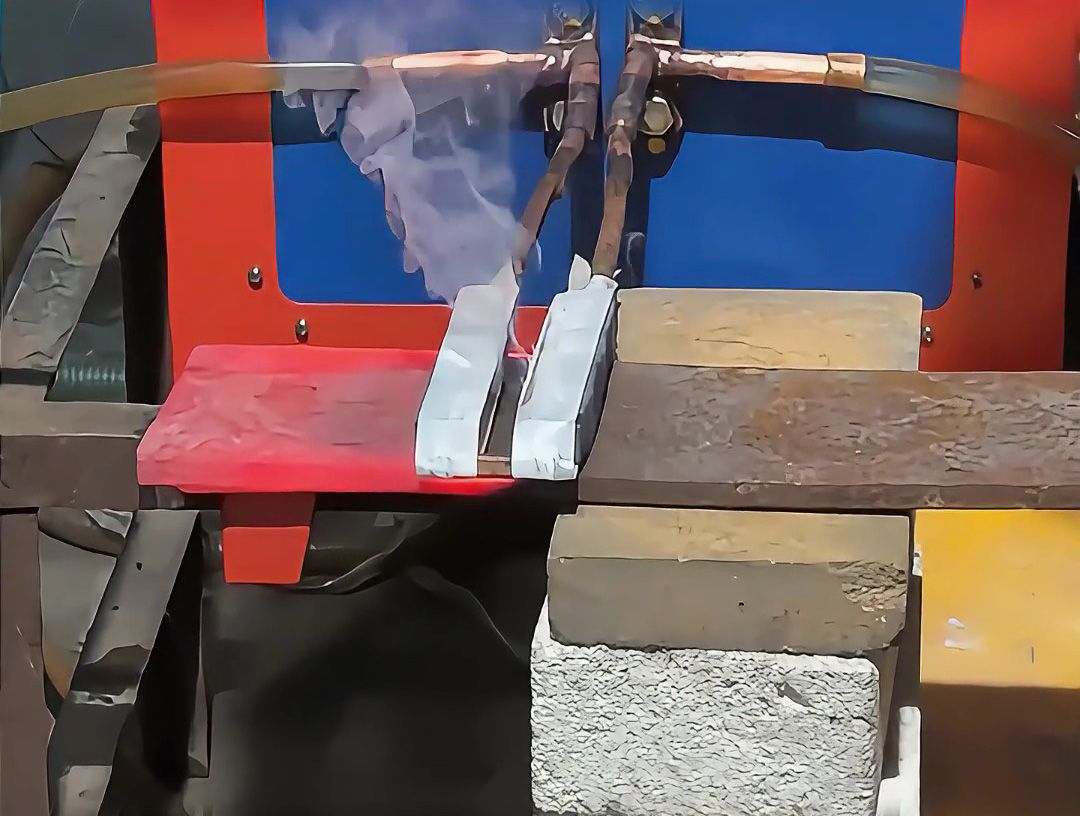 幾秒加熱6毫米鋼板！鋼板瞬間變紅！超音頻感應加熱機效率驚人