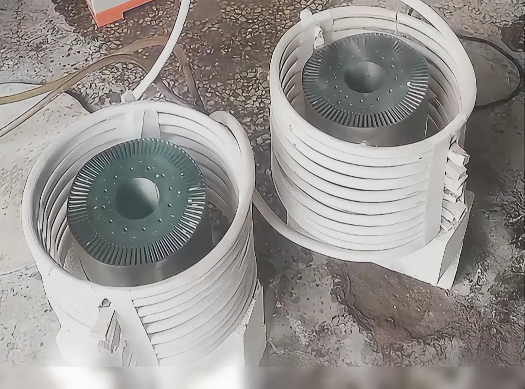 電動(dòng)機(jī)轉(zhuǎn)子鐵芯加熱全過(guò)程揭秘！中高頻感應(yīng)加熱設(shè)備溫控加熱