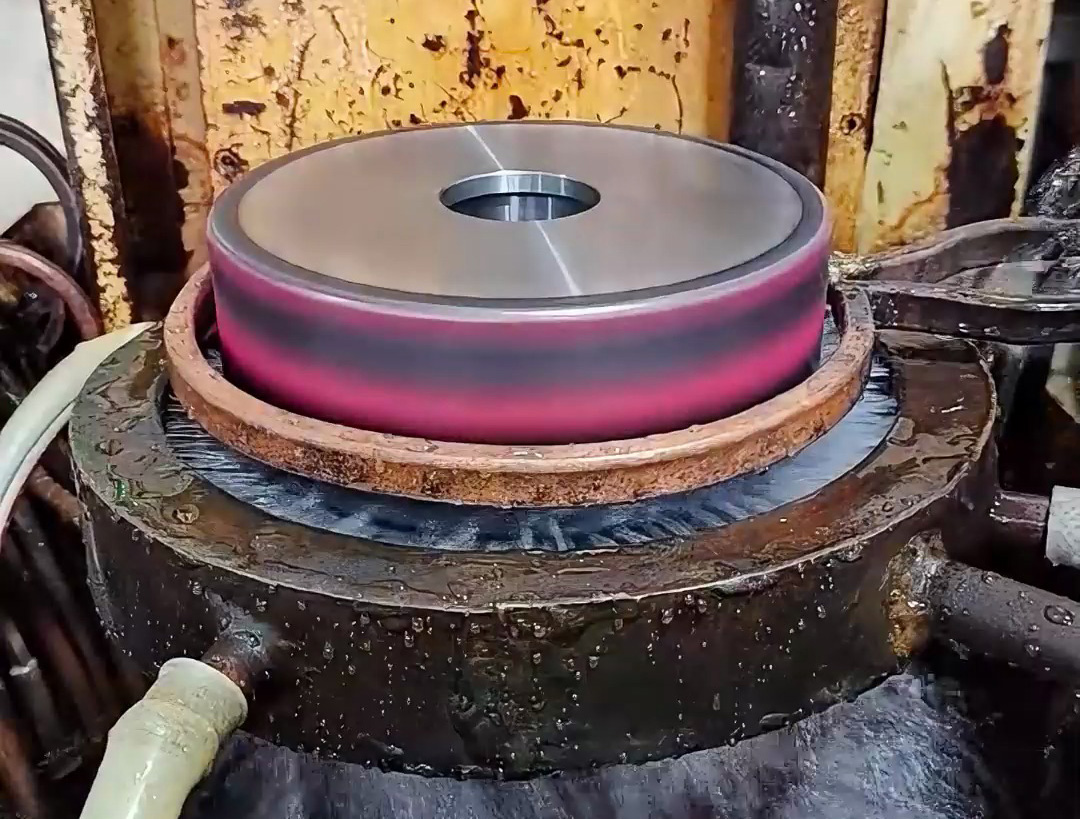 軸表面淬火熱處理，選數(shù)控高頻淬火機床就對了