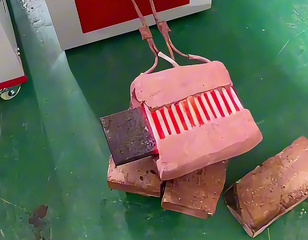 45KW中頻感應加熱設備，輕松將15mm厚的鋼板加熱到800度