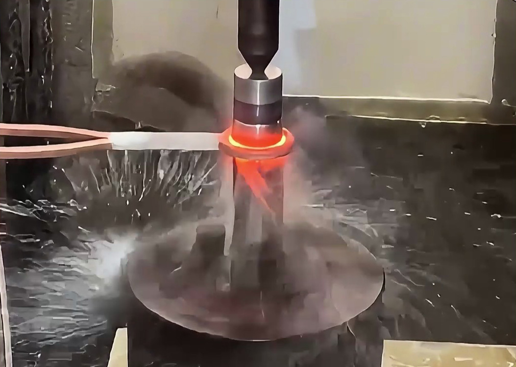 ?軸淬火難題多，質量不穩讓人愁？高頻淬火機床來解憂！